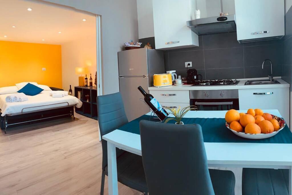 Loft Orlando 52 Apartment Catania Bagian luar foto